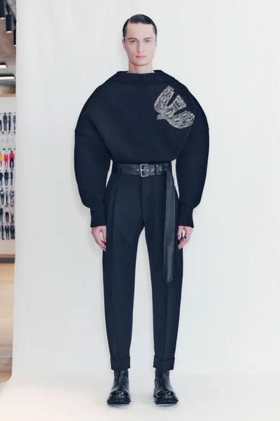 Look 18